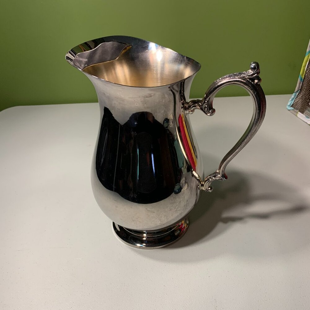International Silver Co Water Pitcher with ice guard - Picture 2 of 4